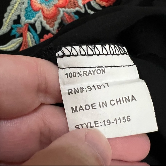 Solitaire Medium Black Floral Embroidered 3/4 Rolled Sleeve Blouse Top G2 - Picture 5 of 6